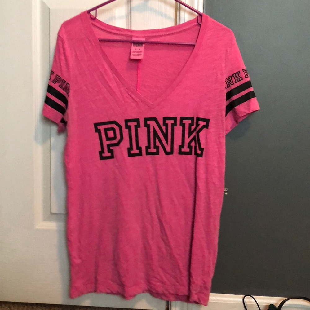 pink t-shirt